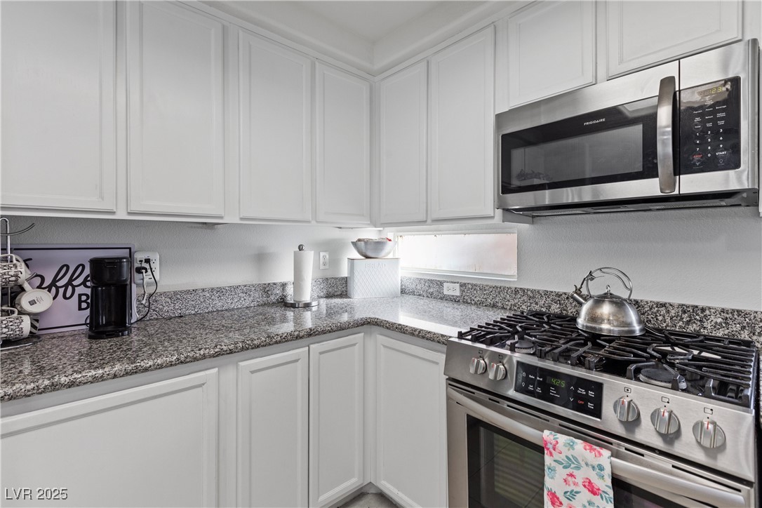 10273 Grecian Laurel Court Property Photo 13