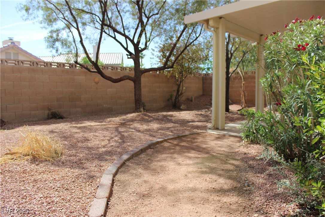 8012 Big Top Drive Property Photo 10