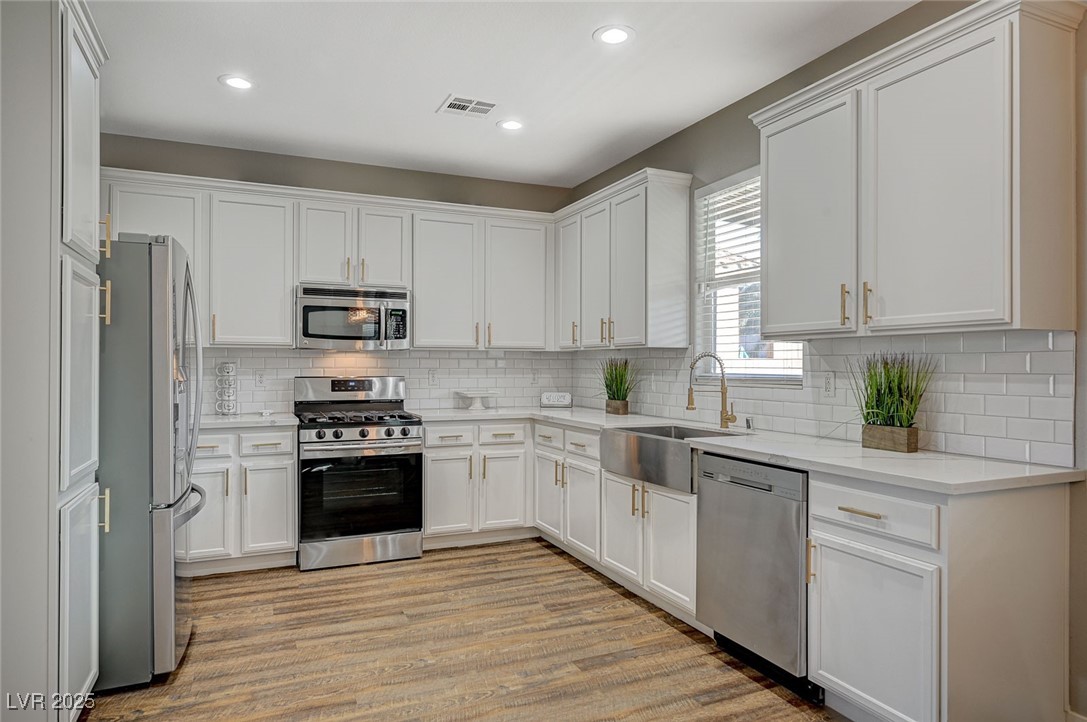 9601 Rolling Thunder Avenue Property Photo 4