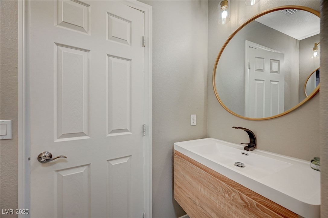 9601 Rolling Thunder Avenue Property Photo 57