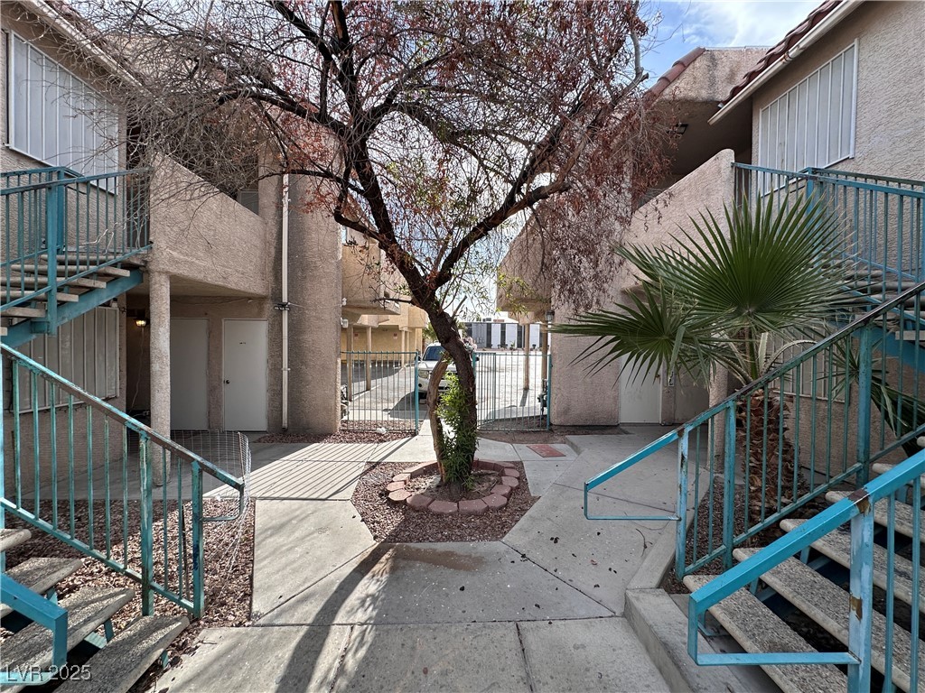2101 Sun Avenue Property Photo 3