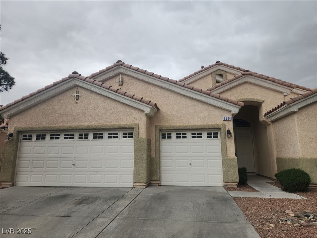 9664 Tapestry Pine Street Property Photo 2