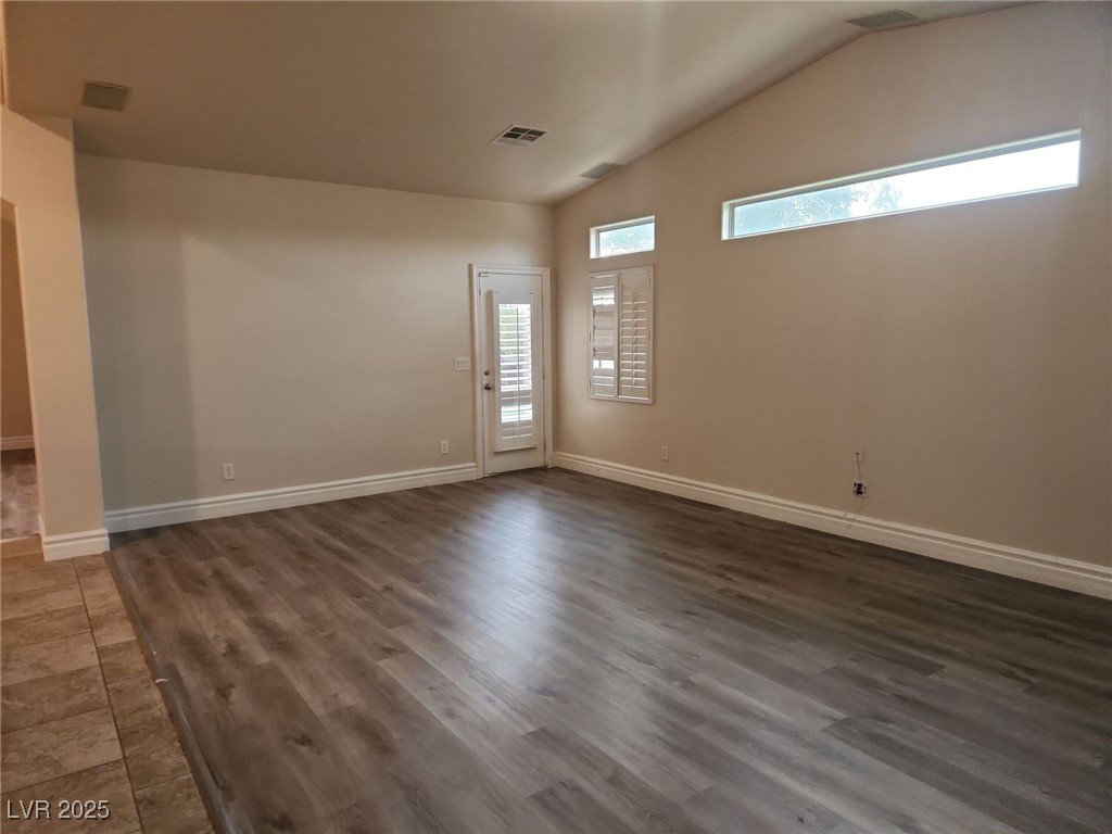 9664 Tapestry Pine Street Property Photo 7