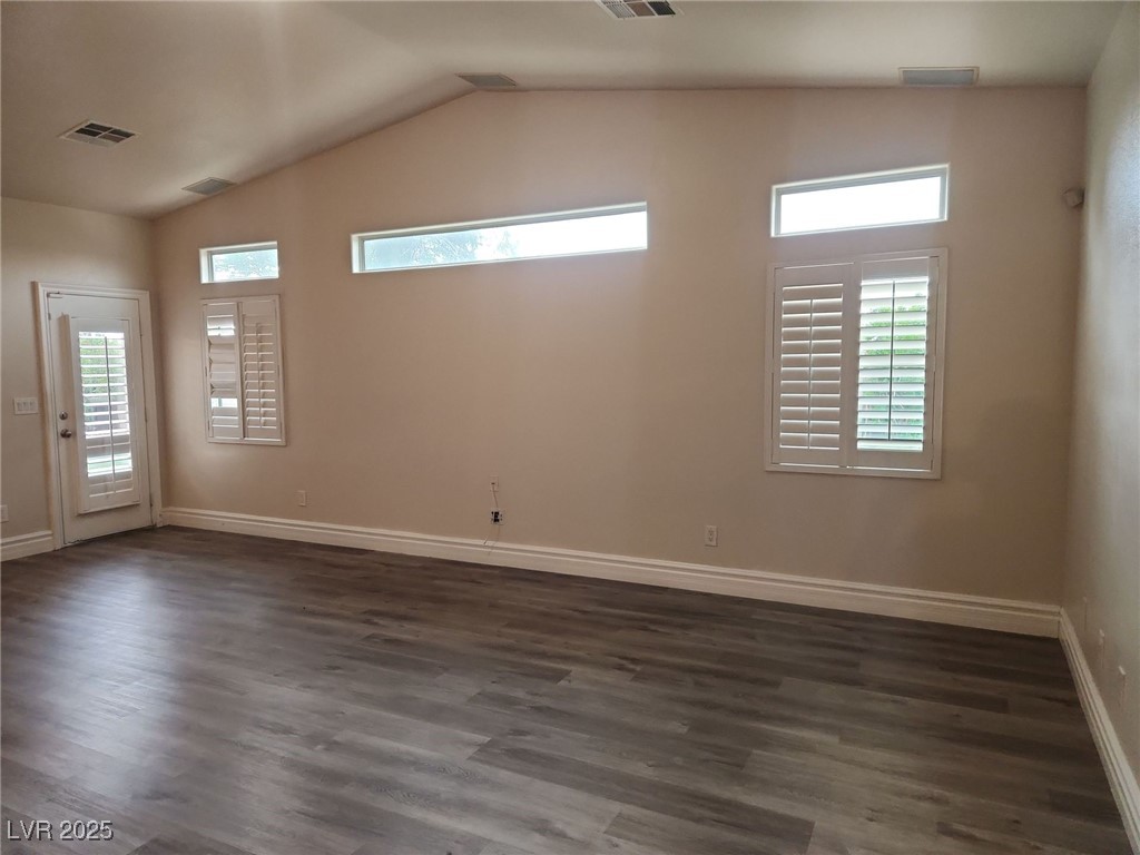 9664 Tapestry Pine Street Property Photo 9