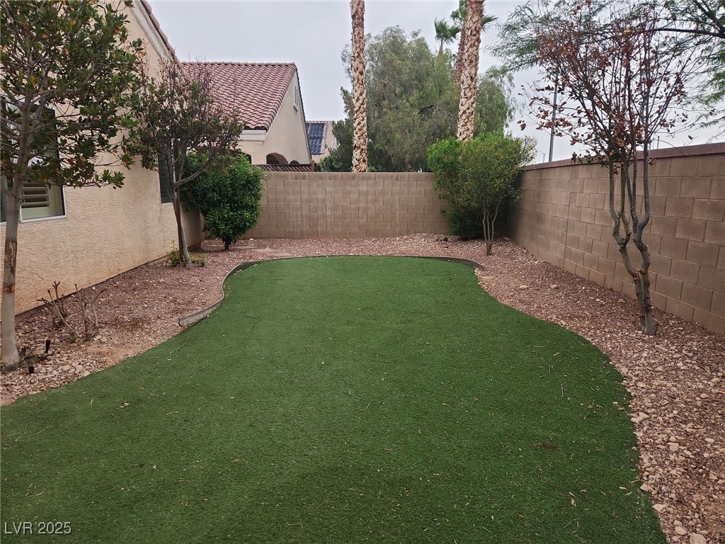 9664 Tapestry Pine Street Property Photo 33
