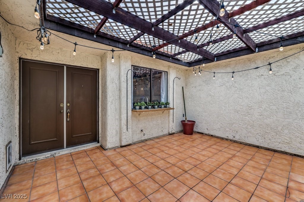2579 La Fortuna Avenue Property Photo 9