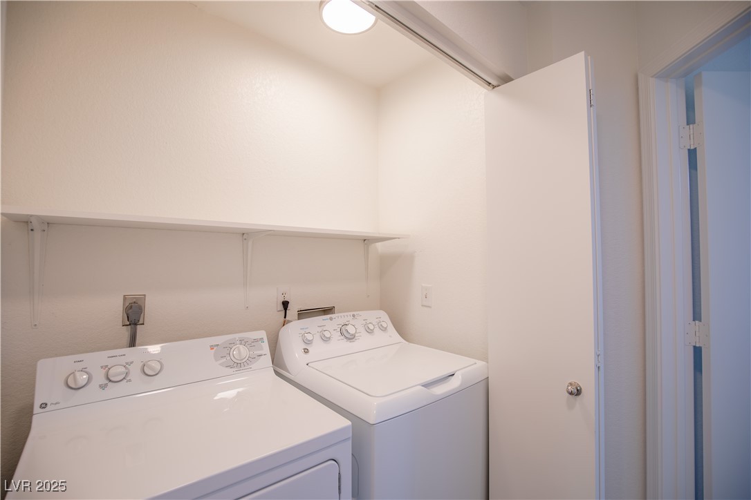 8072 Big Top Drive Property Photo 25