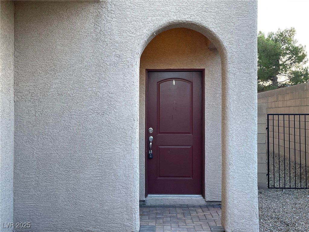 105 Duckhook Avenue Property Photo 2