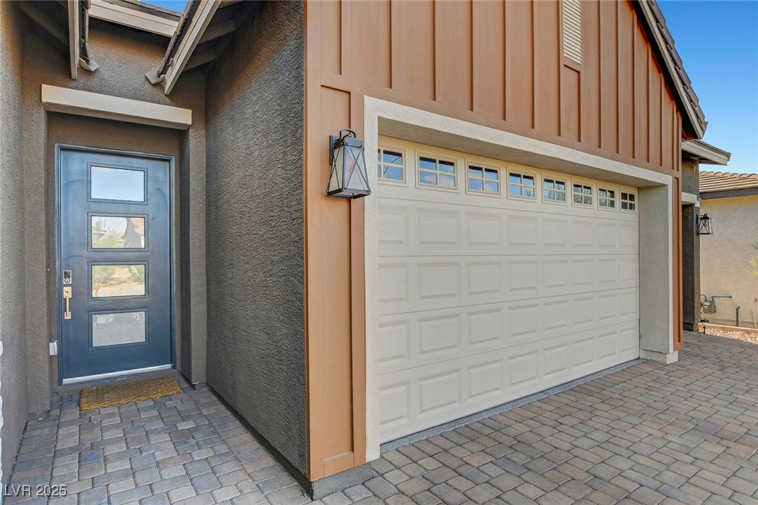 829 Stepney Place Property Photo 2