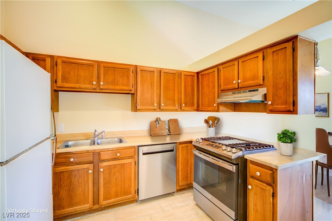 1306 Capri Drive C Property Photo 4