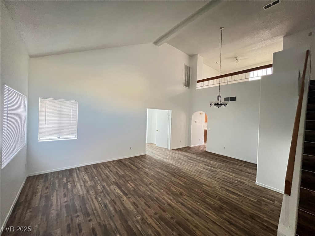 135 Monteen Drive Property Photo 2