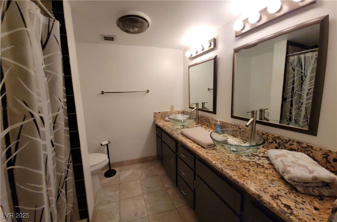 205 East Harmon Avenue 704 Property Photo 44