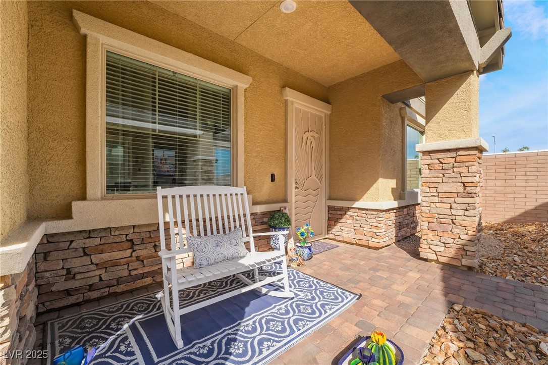 794 Sunny Sagebrush Street Property Photo 2