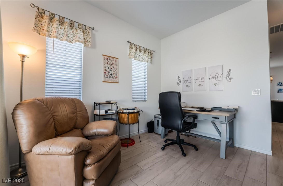 794 Sunny Sagebrush Street Property Photo 16