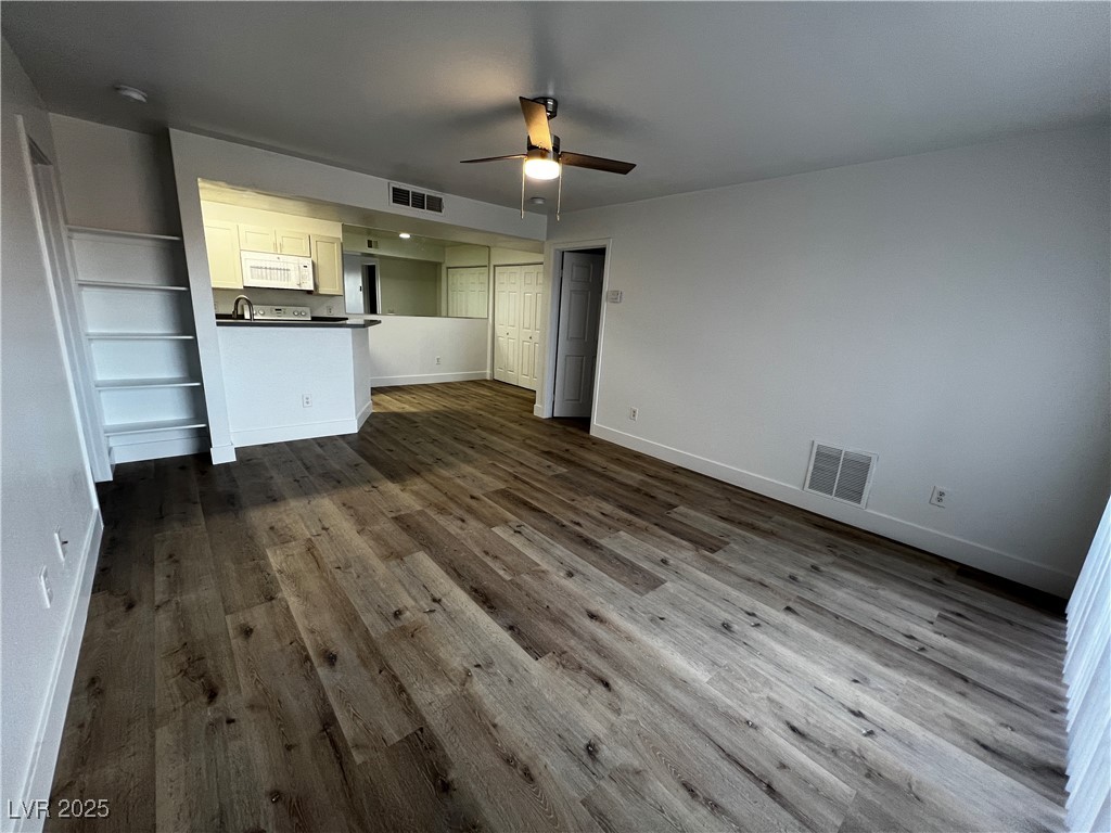5138 South Jones Boulevard 202 Property Photo 1
