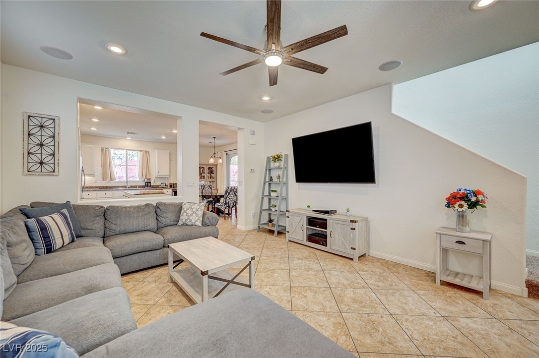 10990 Mountain Willow Street Property Photo 3