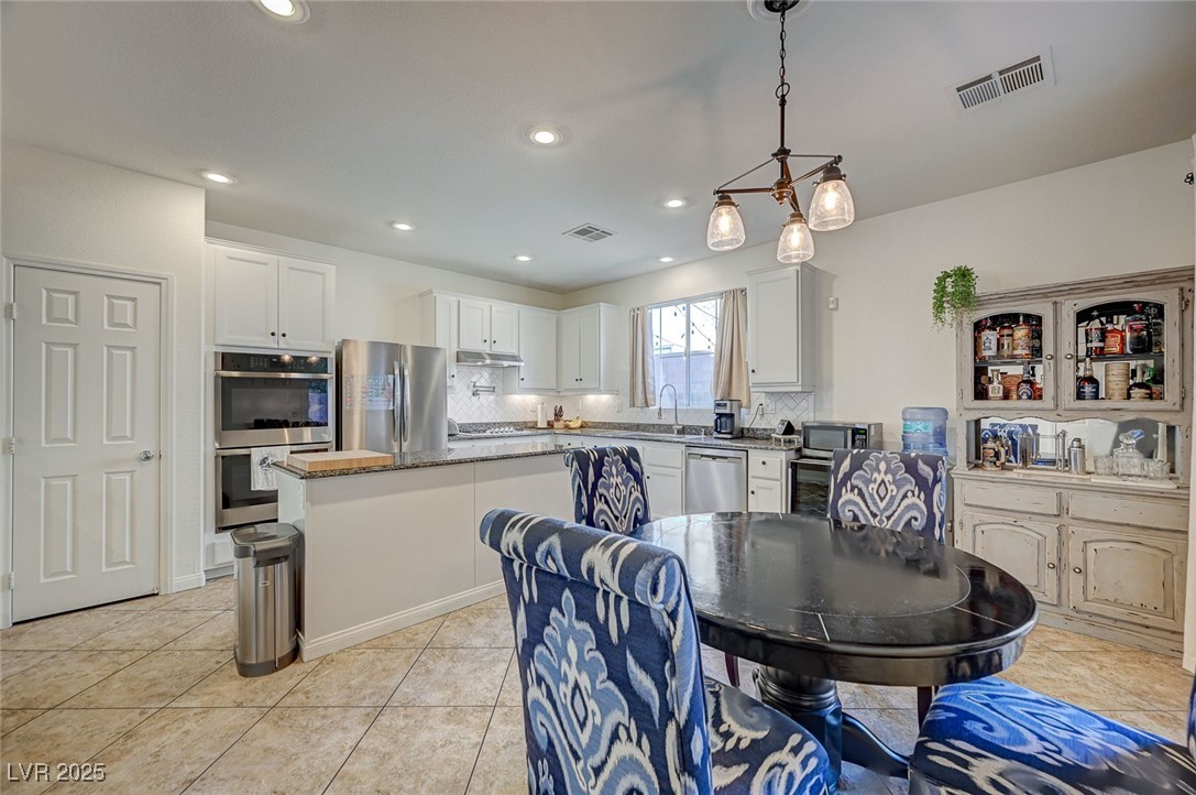 10990 Mountain Willow Street Property Photo 5