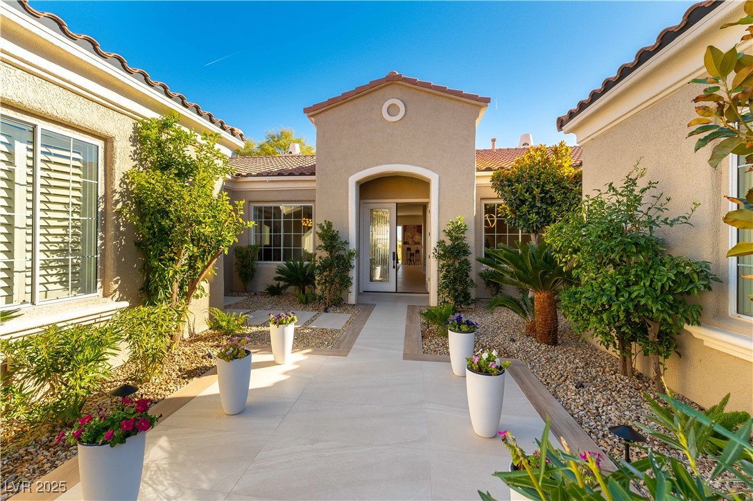 4796 Riva De Romanza Street Property Photo 6