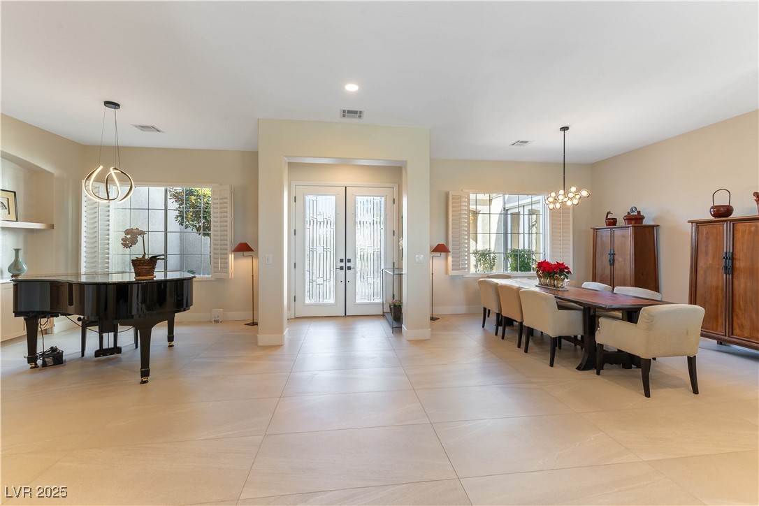 4796 Riva De Romanza Street Property Photo 7