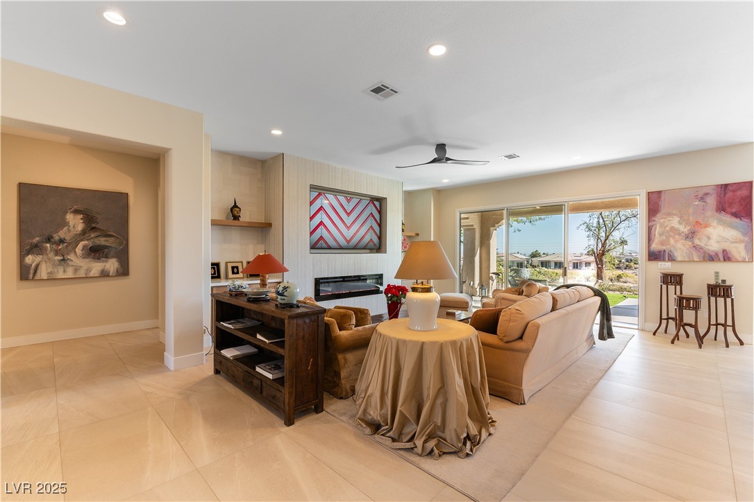 4796 Riva De Romanza Street Property Photo 8