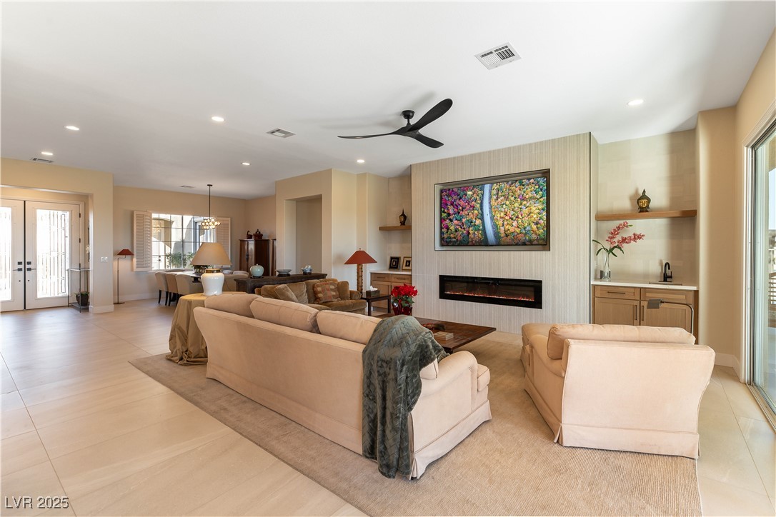 4796 Riva De Romanza Street Property Photo 10