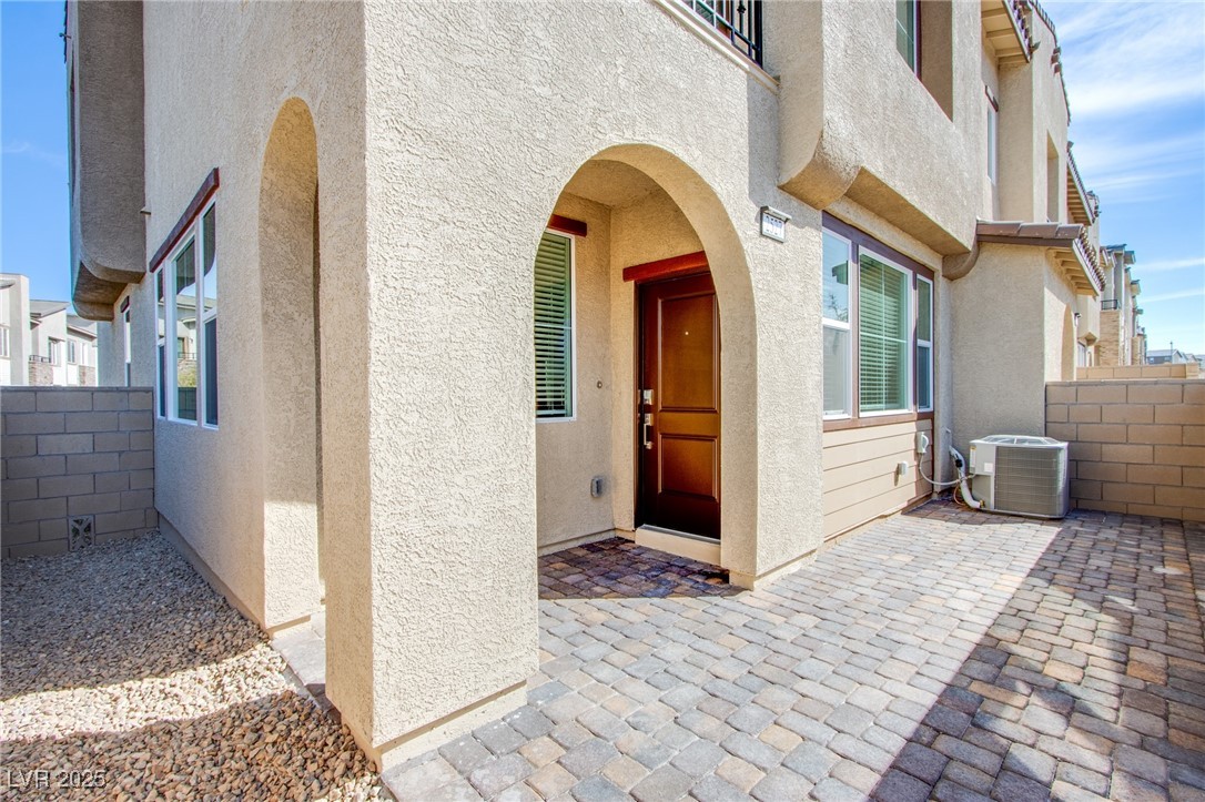 2527 Venetia Pointe Street Property Photo 8
