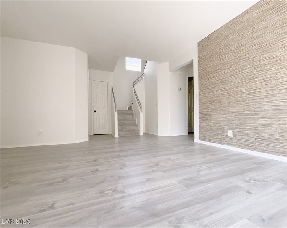 1960 Verbania Drive Property Photo 4