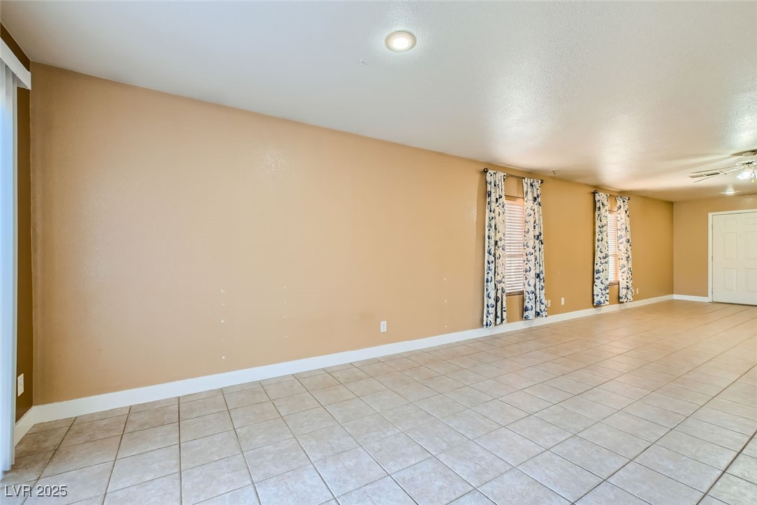 8728 Honey Vine Avenue Property Photo 20