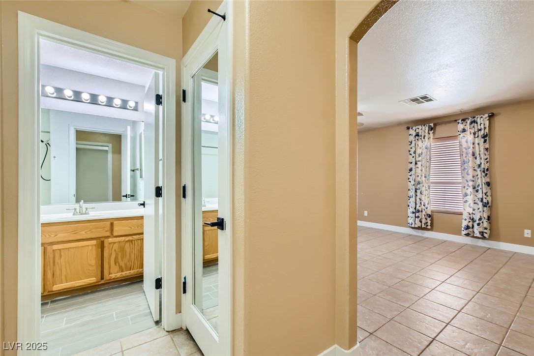 8728 Honey Vine Avenue Property Photo 44