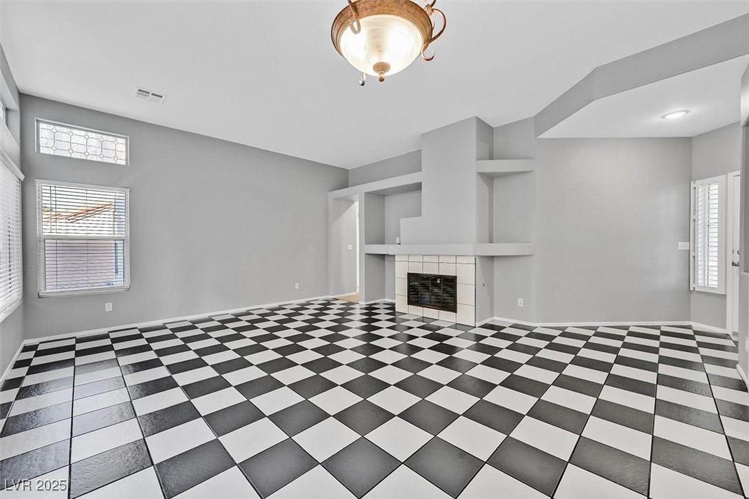 6652 Goldencreek Way Property Photo 4