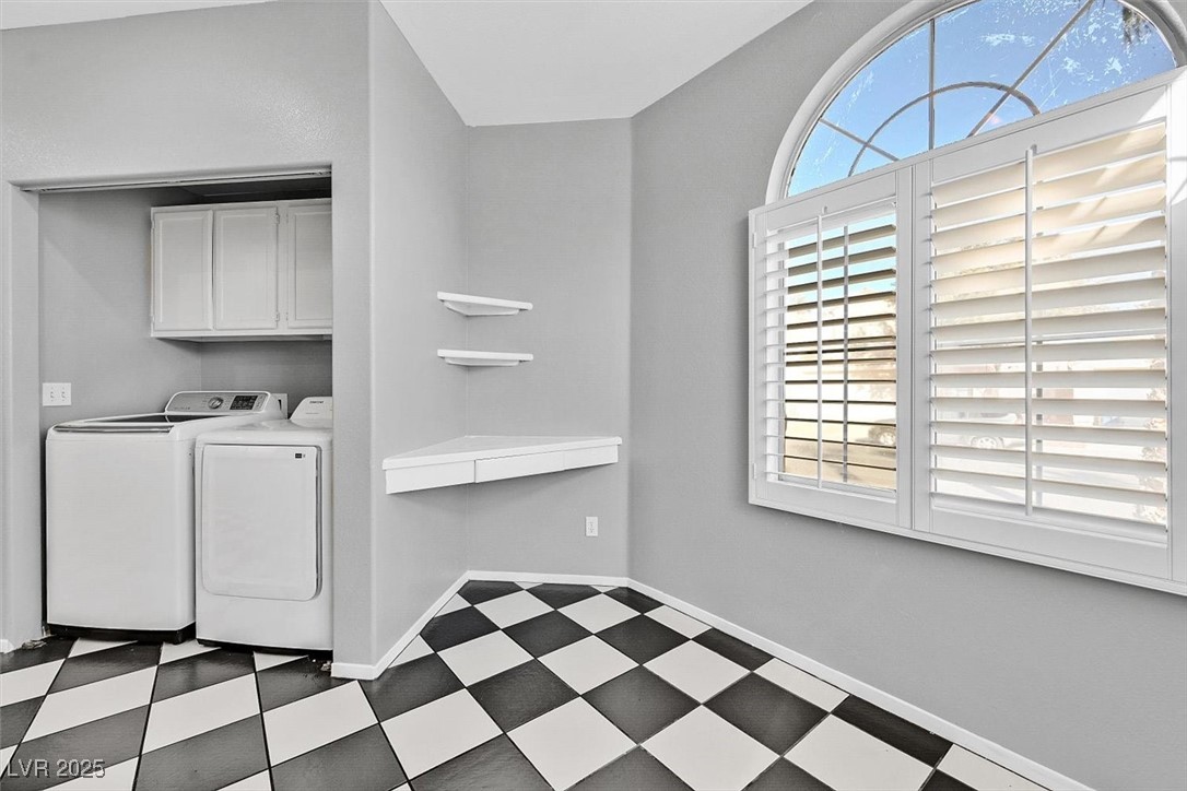 6652 Goldencreek Way Property Photo 11
