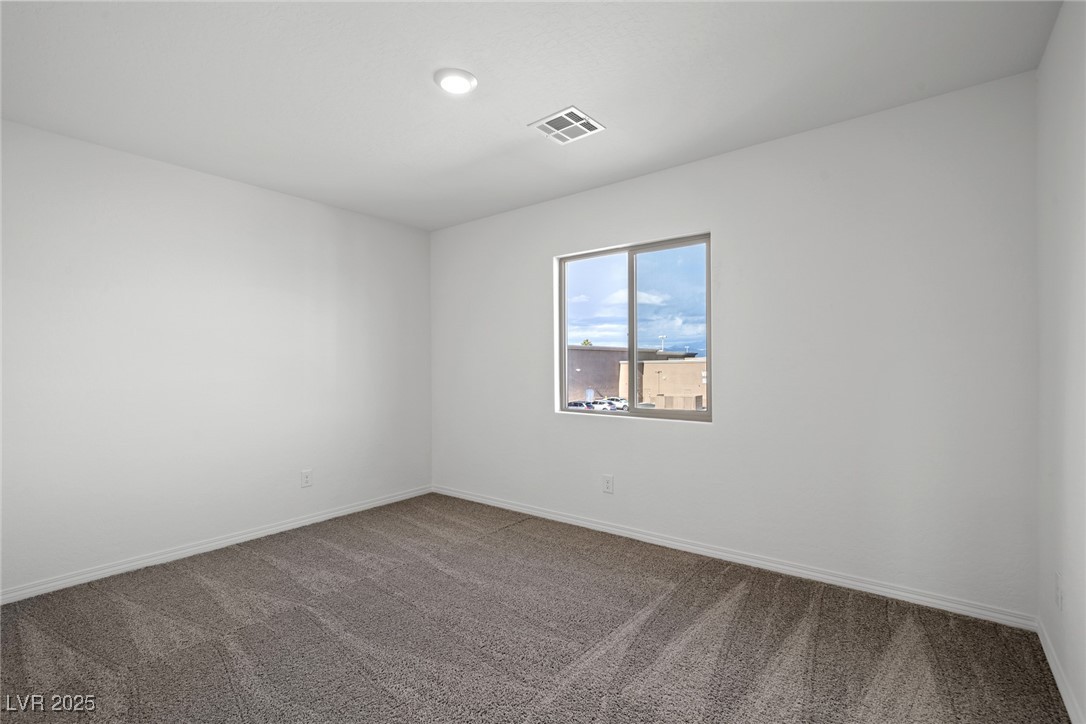 1705 Desert Path Avenue Property Photo 9