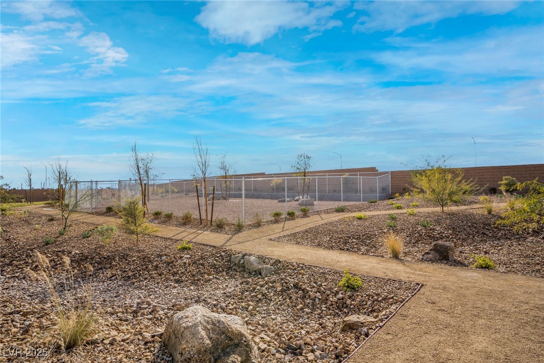1716 Desert Path Avenue Property Photo 9