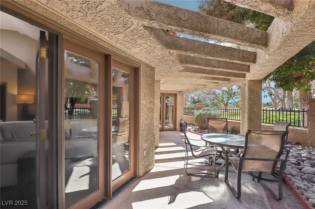 7315 Mission Hills Drive Property Photo 7