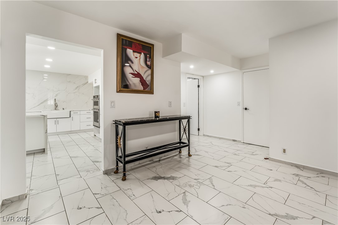 1300 Oak Tree Lane Property Photo 15