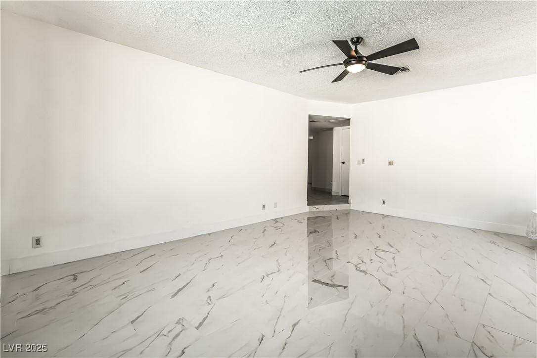 1300 Oak Tree Lane Property Photo 20