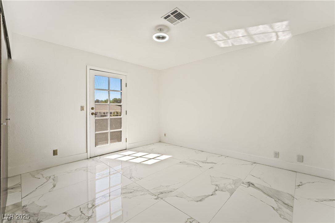 1300 Oak Tree Lane Property Photo 22