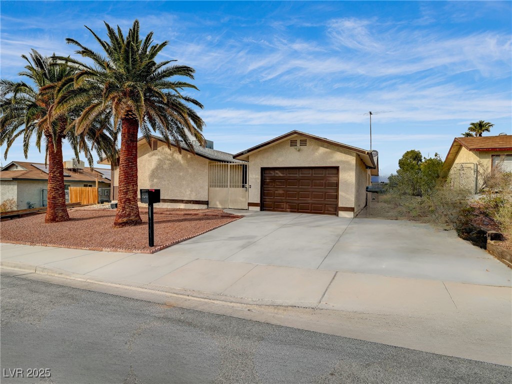6870 Laronda Lane Property Photo 2