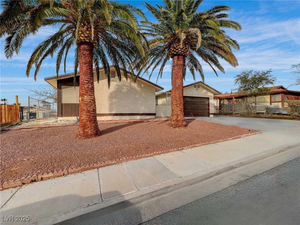 6870 Laronda Lane Property Photo 6