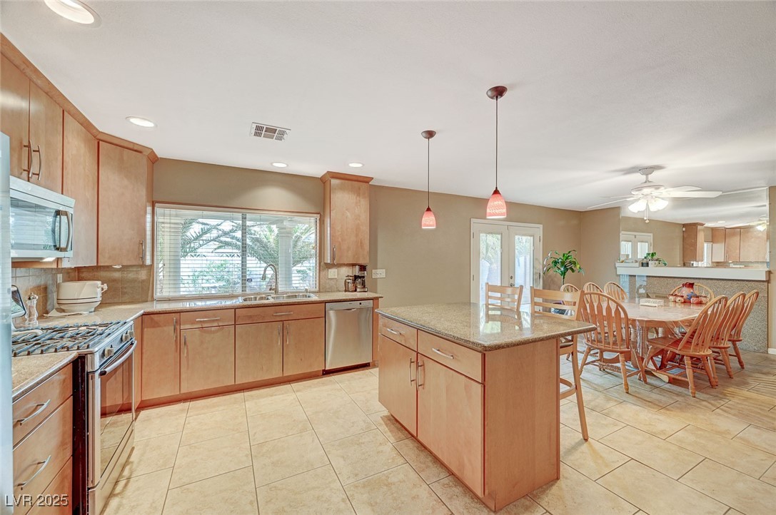 6870 Laronda Lane Property Photo 8