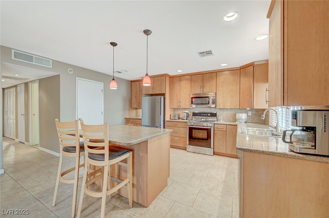 6870 Laronda Lane Property Photo 13