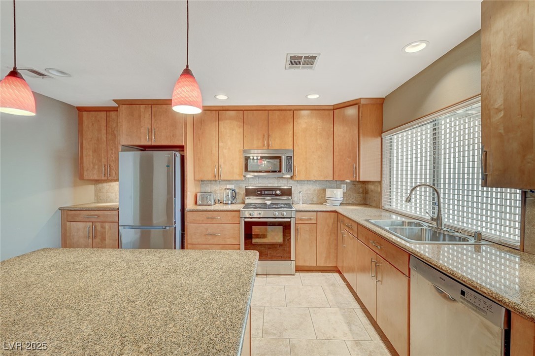 6870 Laronda Lane Property Photo 14