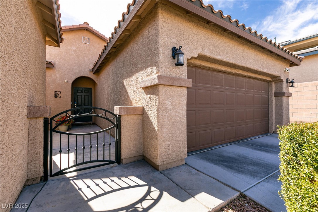 10417 Artful Stone Avenue Property Photo 4