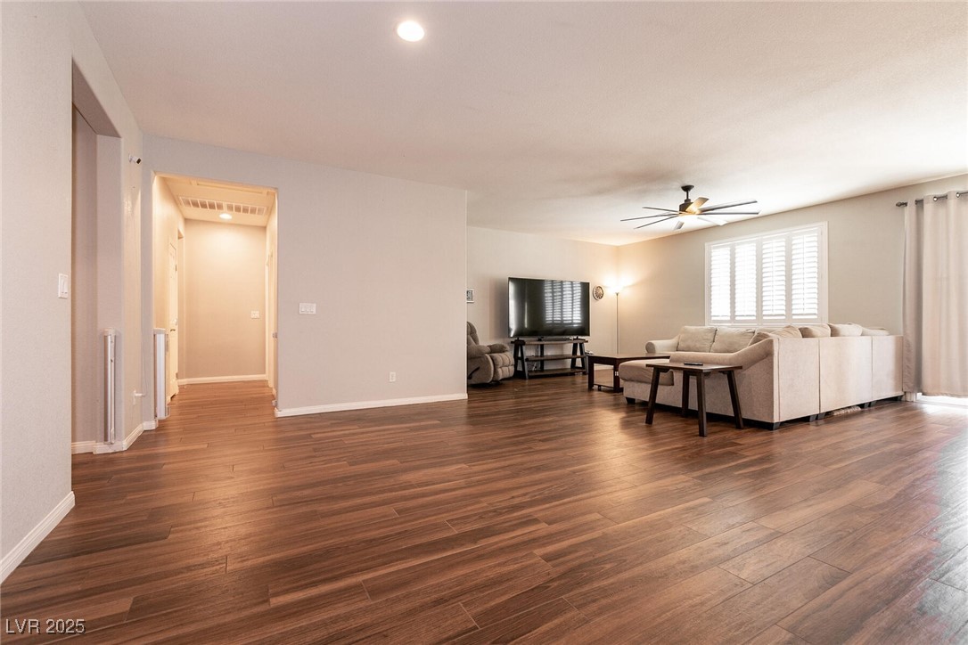 10417 Artful Stone Avenue Property Photo 12