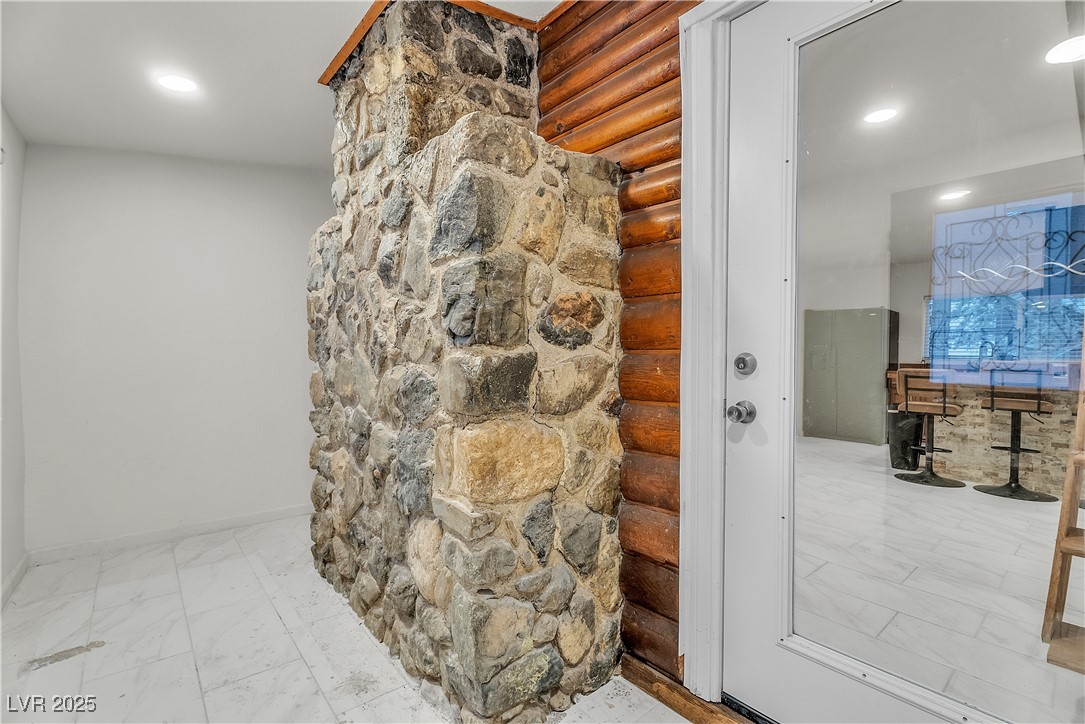 4587 Yellow Pine Avenue Property Photo 8