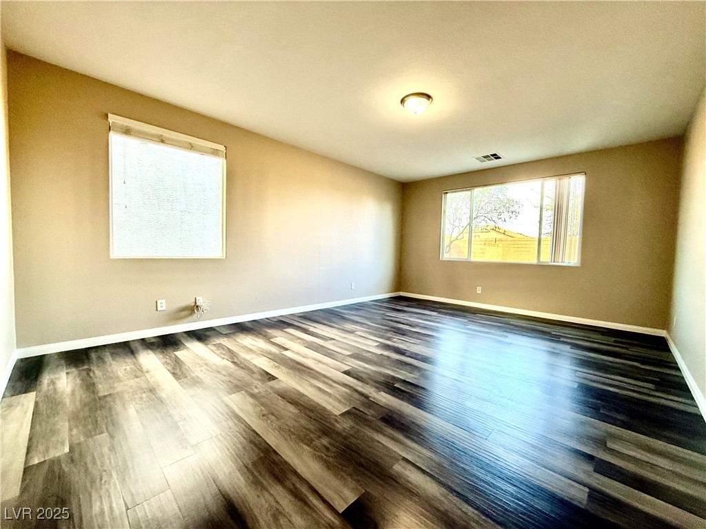 7318 Dolphine Crest Avenue Property Photo 5