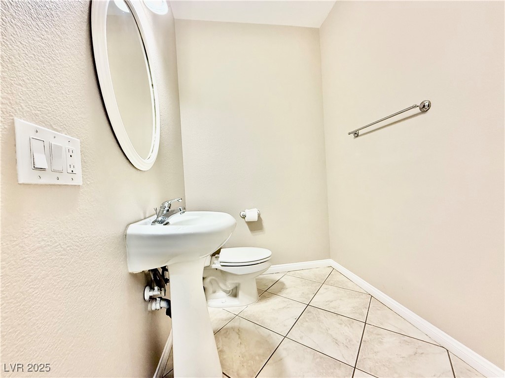 7318 Dolphine Crest Avenue Property Photo 9