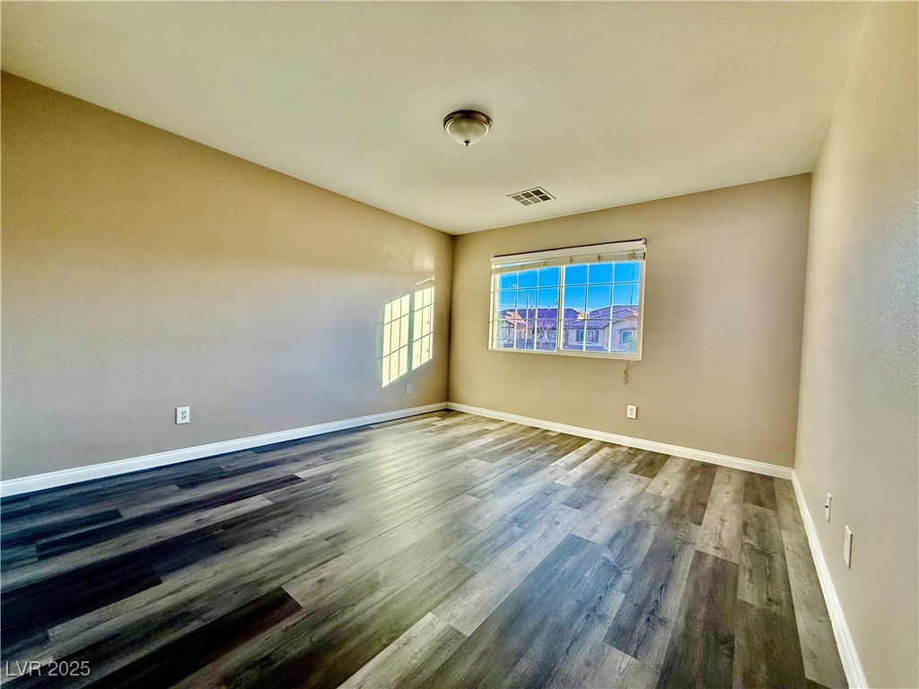 7318 Dolphine Crest Avenue Property Photo 11