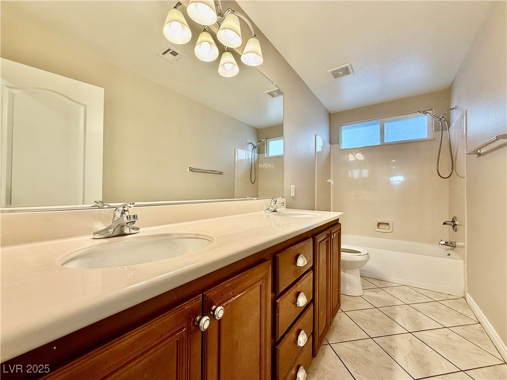 7318 Dolphine Crest Avenue Property Photo 12