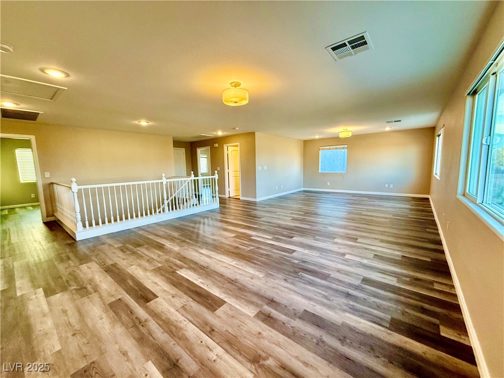 7318 Dolphine Crest Avenue Property Photo 16